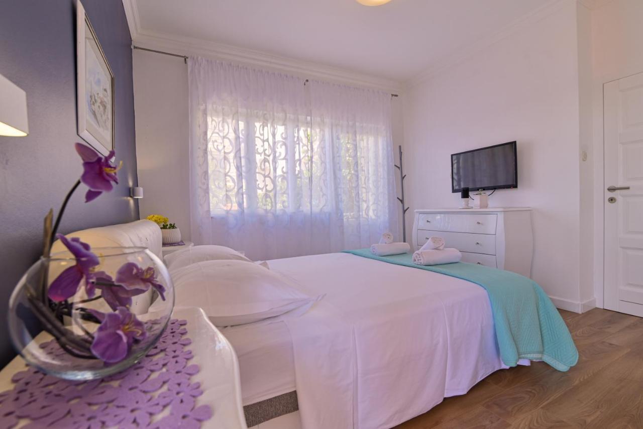 Apartment Spira Puovica トロギール エクステリア 写真