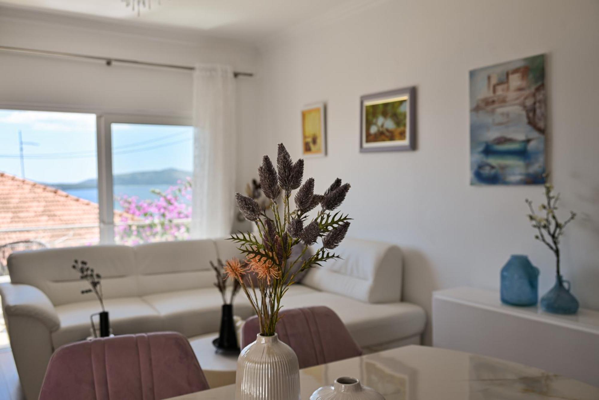 Apartment Spira Puovica トロギール 部屋 写真