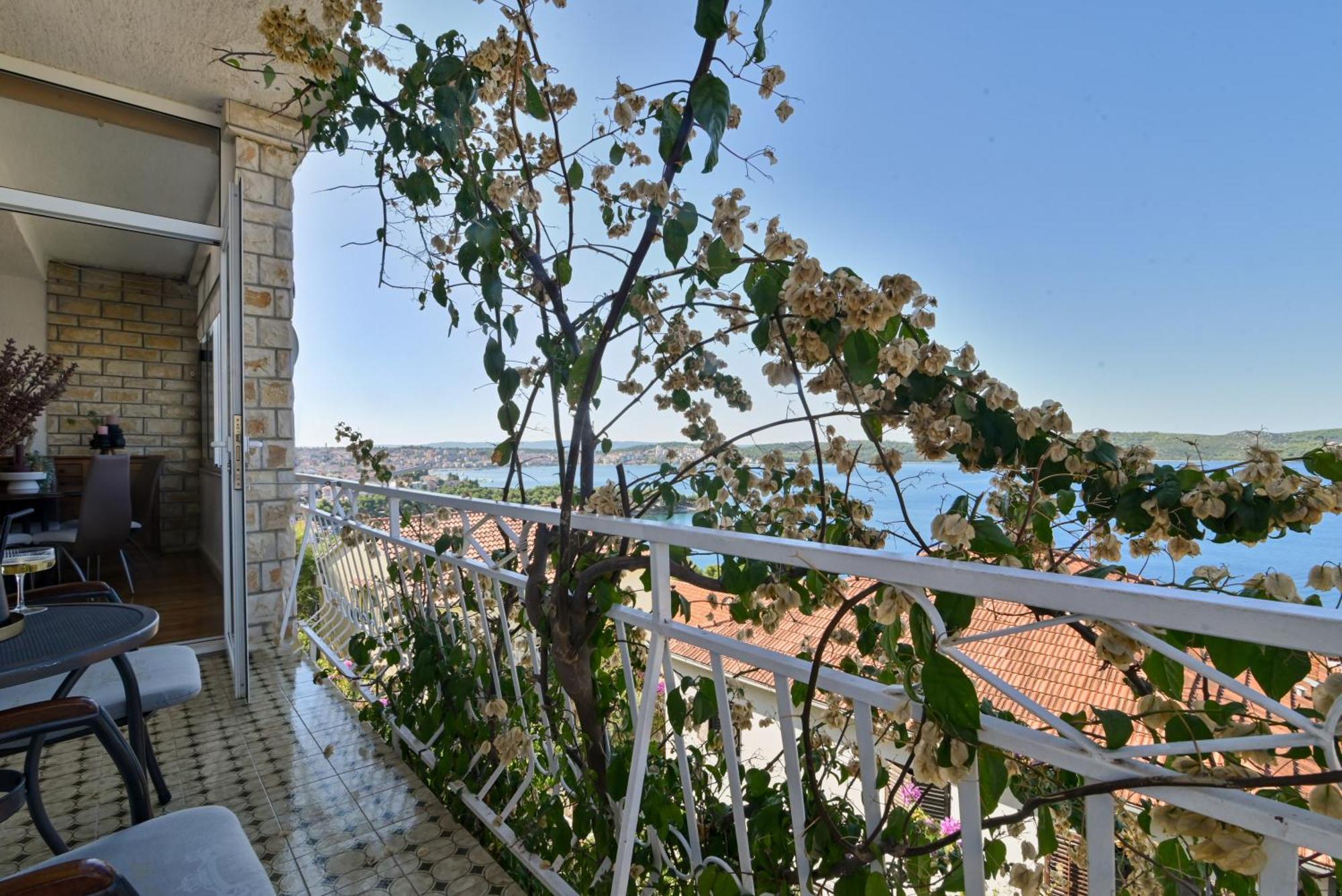 Apartment Spira Puovica トロギール エクステリア 写真