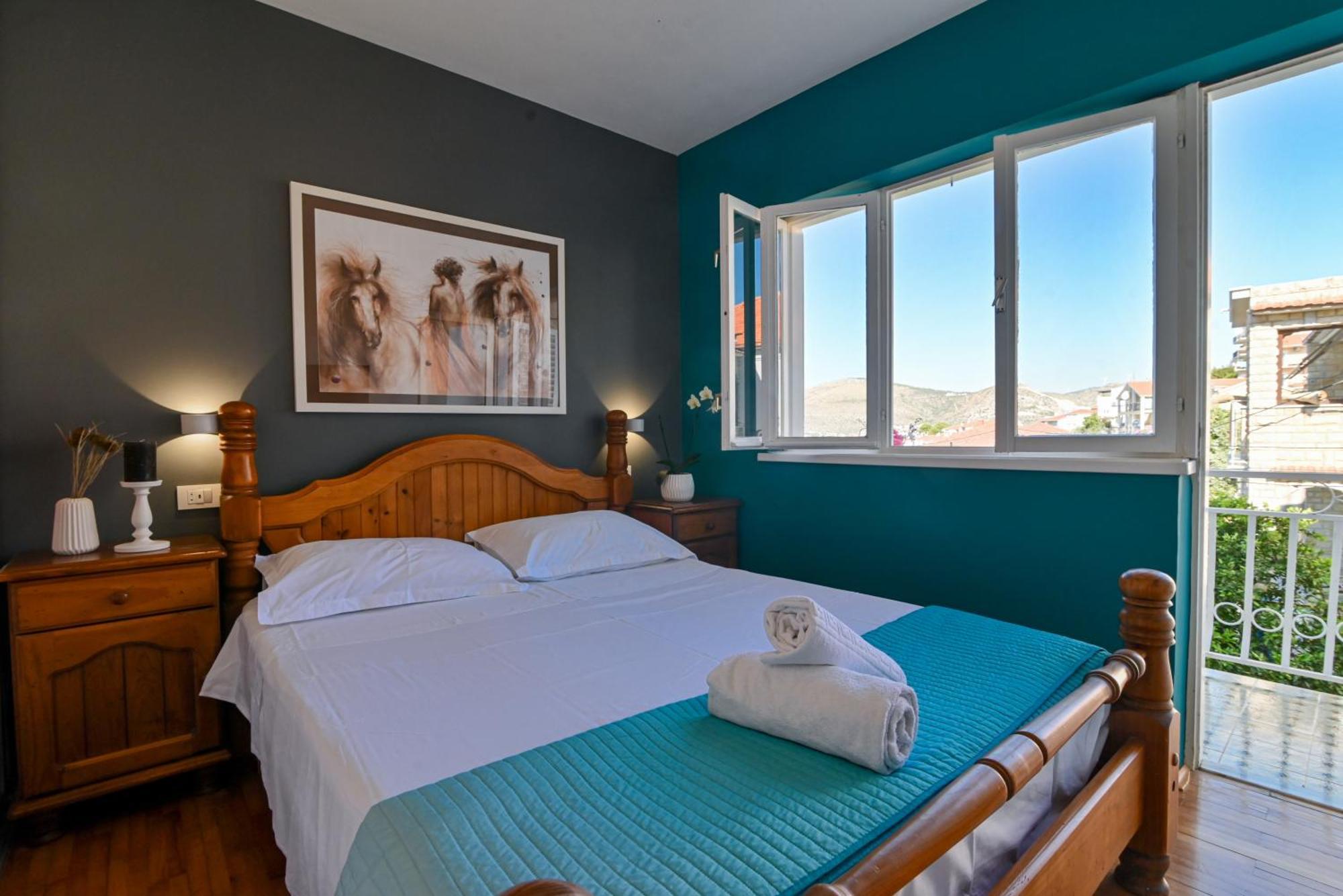 Apartment Spira Puovica トロギール エクステリア 写真
